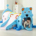 لعبة نفق مع زحليقة - شكل قطة